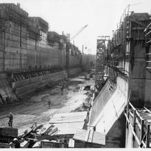 Eisenhower Lock chamber takes shape, 1957